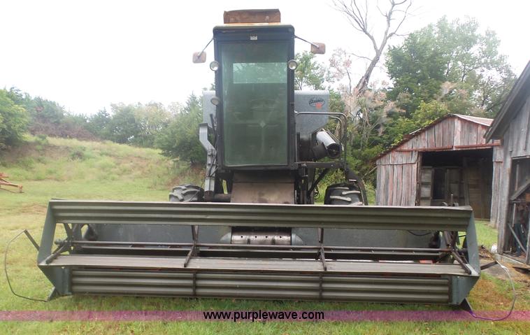 image for item CD9416 Gleaner A combine