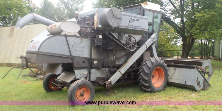 image for item CD9416 Gleaner A combine