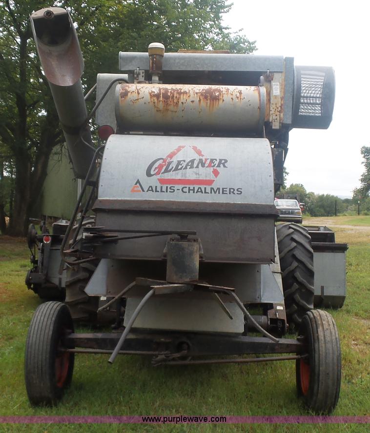 image for item CD9416 Gleaner A combine