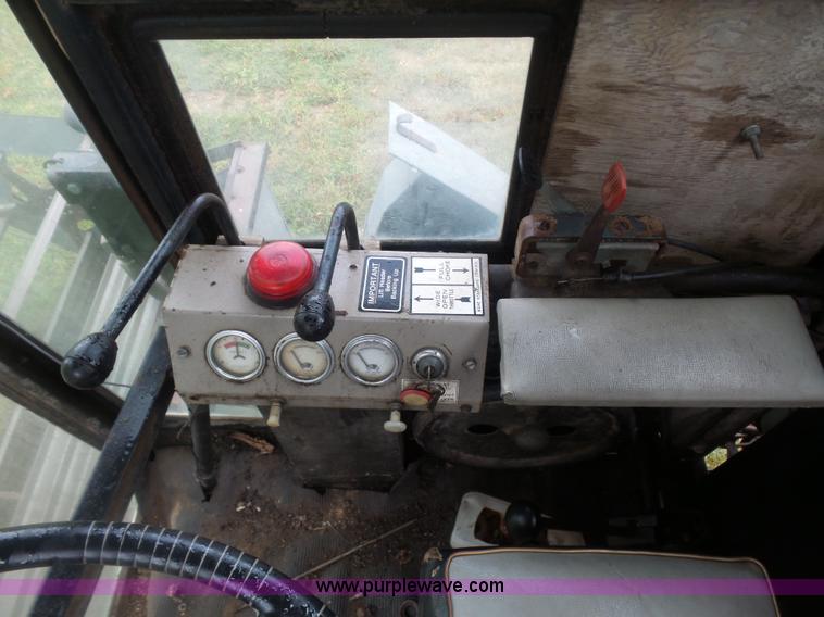 image for item CD9416 Gleaner A combine