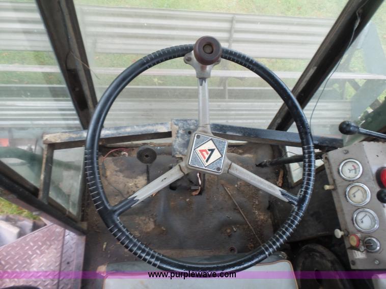 image for item CD9416 Gleaner A combine