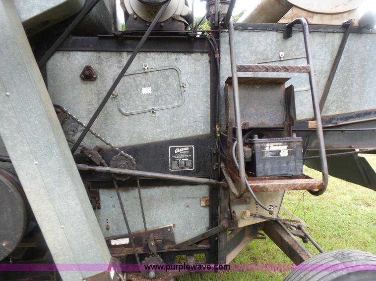 image for item CD9416 Gleaner A combine