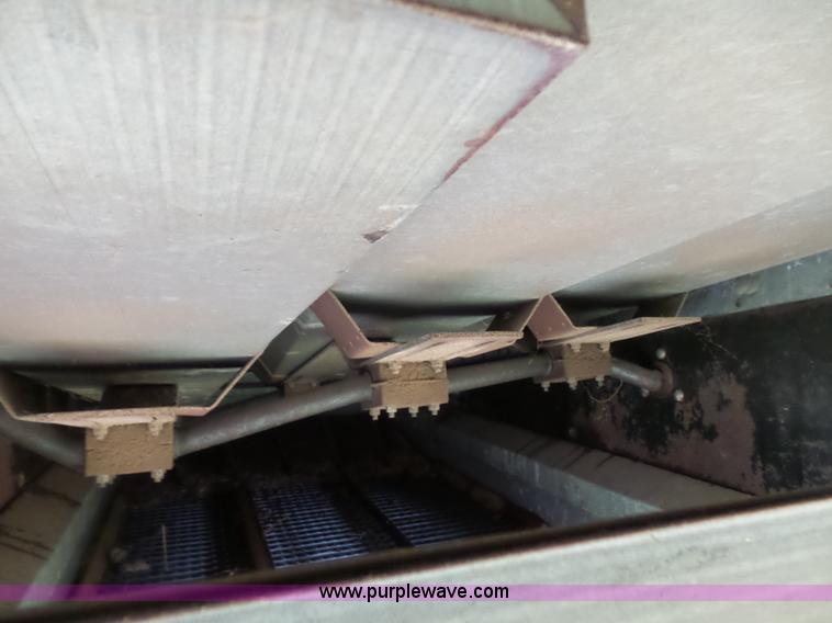 image for item CD9416 Gleaner A combine