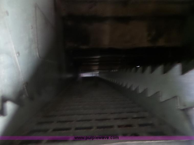 image for item CD9416 Gleaner A combine