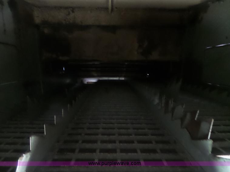 image for item CD9416 Gleaner A combine