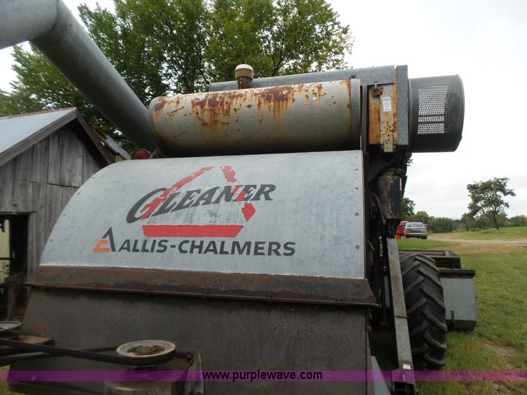 image for item CD9416 Gleaner A combine