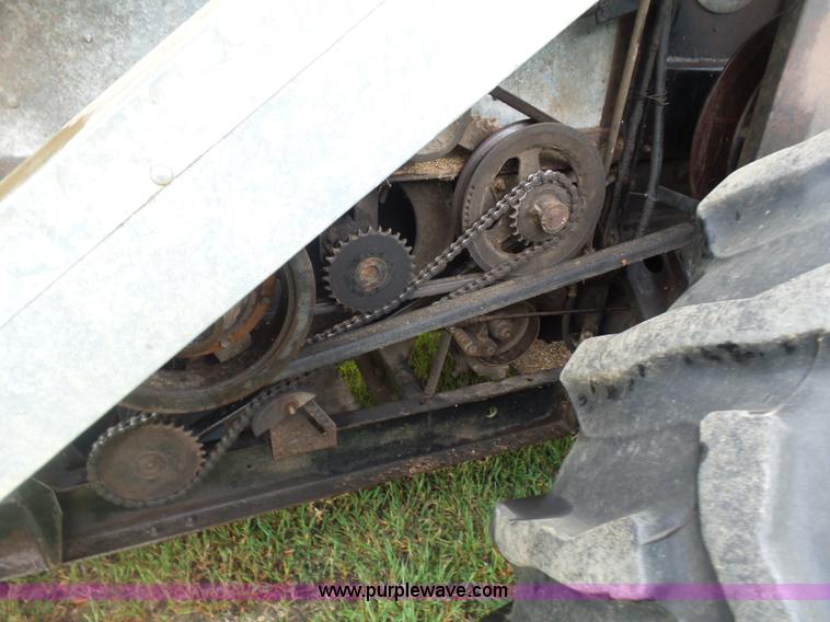 image for item CD9416 Gleaner A combine