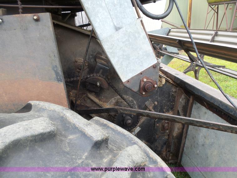 image for item CD9416 Gleaner A combine