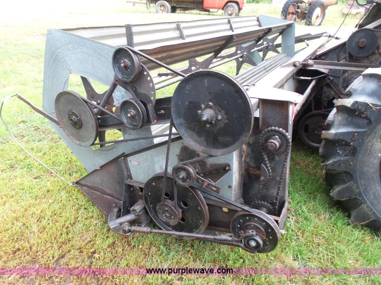 image for item CD9416 Gleaner A combine