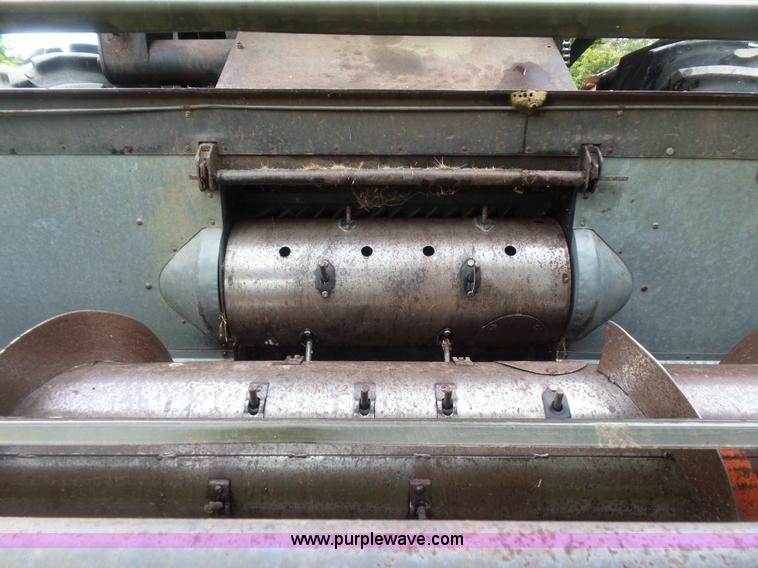 image for item CD9416 Gleaner A combine