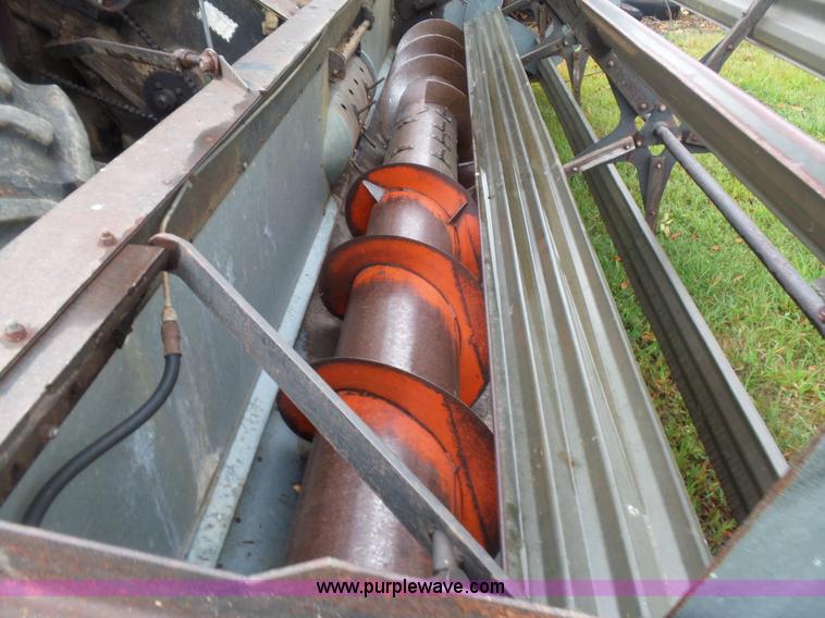 image for item CD9416 Gleaner A combine