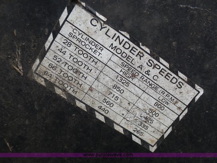 image for item CD9416 Gleaner A combine