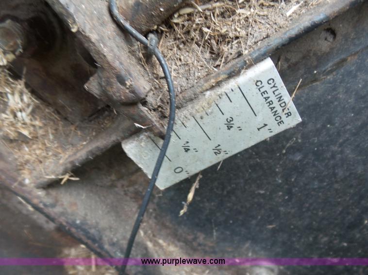 image for item CD9416 Gleaner A combine