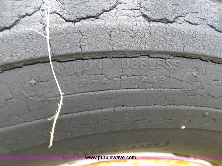 image for item CD9428 Allis Chalmers hay rake