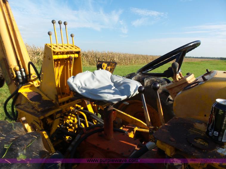 image for item CD9443 Case 480B Construction King backhoe