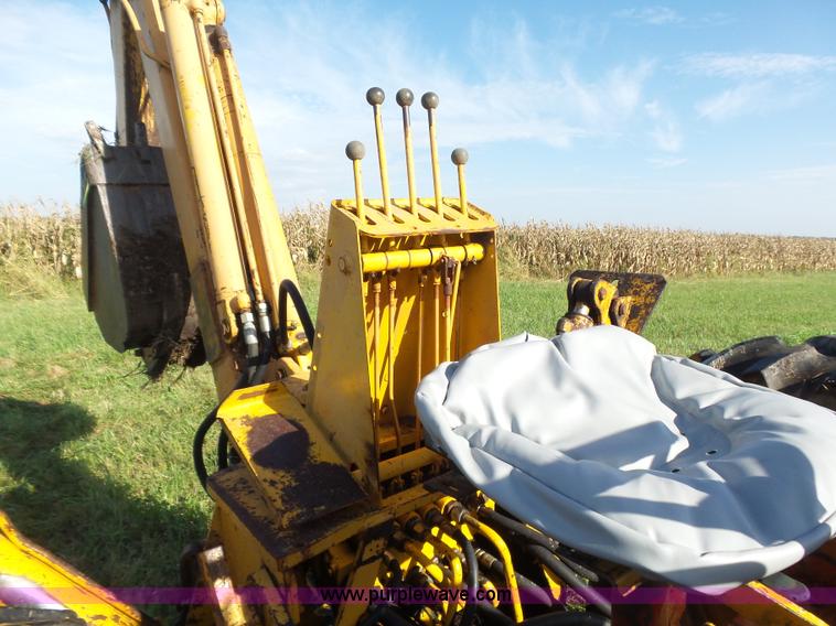 image for item CD9443 Case 480B Construction King backhoe