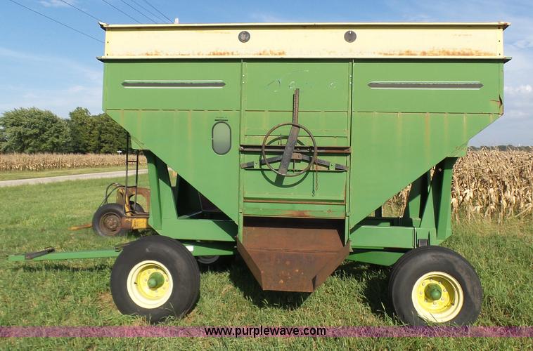 image for item CD9446 Demco 325 grain cart