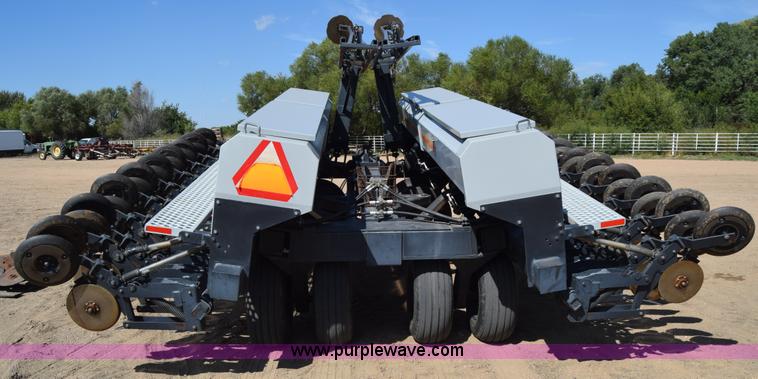 image for item CD9470 2000 CrustBuster 4030 no-till grain drill