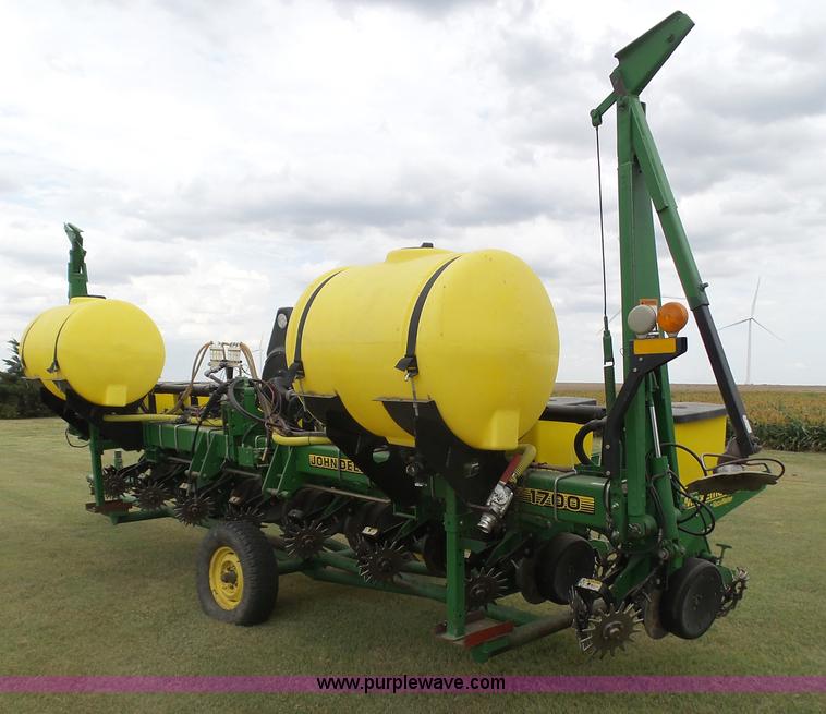 image for item DA4500 1998 John Deere 1700 Max Emerge Plus Vacumeter no-till planter