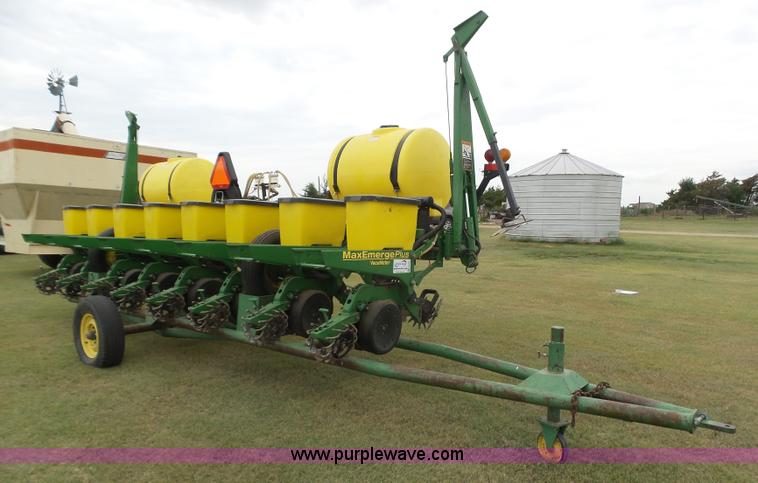 image for item DA4500 1998 John Deere 1700 Max Emerge Plus Vacumeter no-till planter