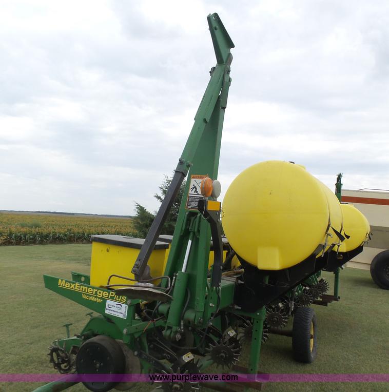 image for item DA4500 1998 John Deere 1700 Max Emerge Plus Vacumeter no-till planter