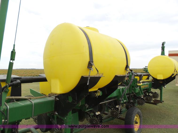 image for item DA4500 1998 John Deere 1700 Max Emerge Plus Vacumeter no-till planter