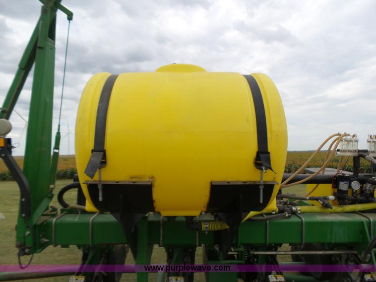 image for item DA4500 1998 John Deere 1700 Max Emerge Plus Vacumeter no-till planter