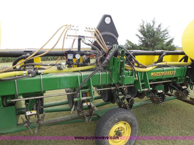 image for item DA4500 1998 John Deere 1700 Max Emerge Plus Vacumeter no-till planter