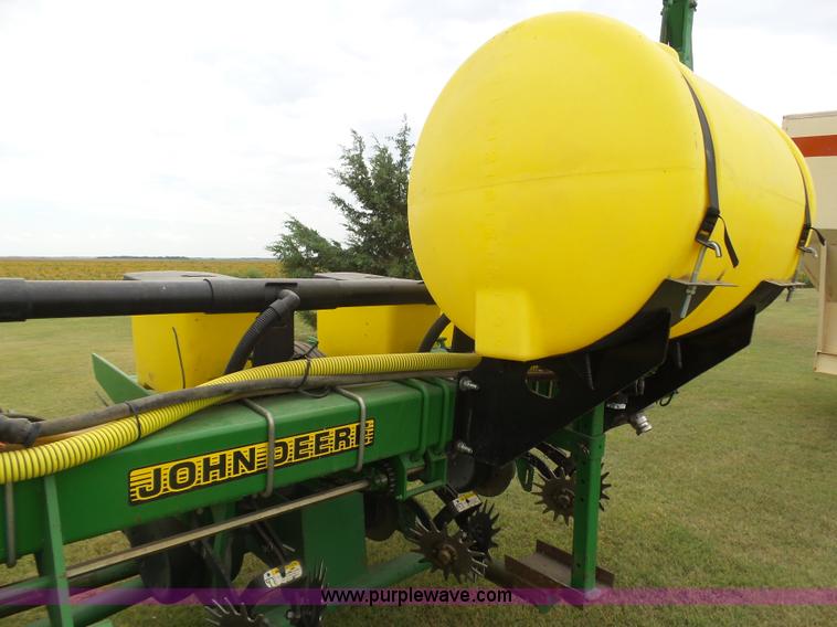 image for item DA4500 1998 John Deere 1700 Max Emerge Plus Vacumeter no-till planter