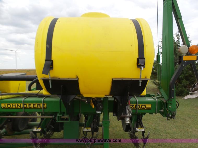 image for item DA4500 1998 John Deere 1700 Max Emerge Plus Vacumeter no-till planter