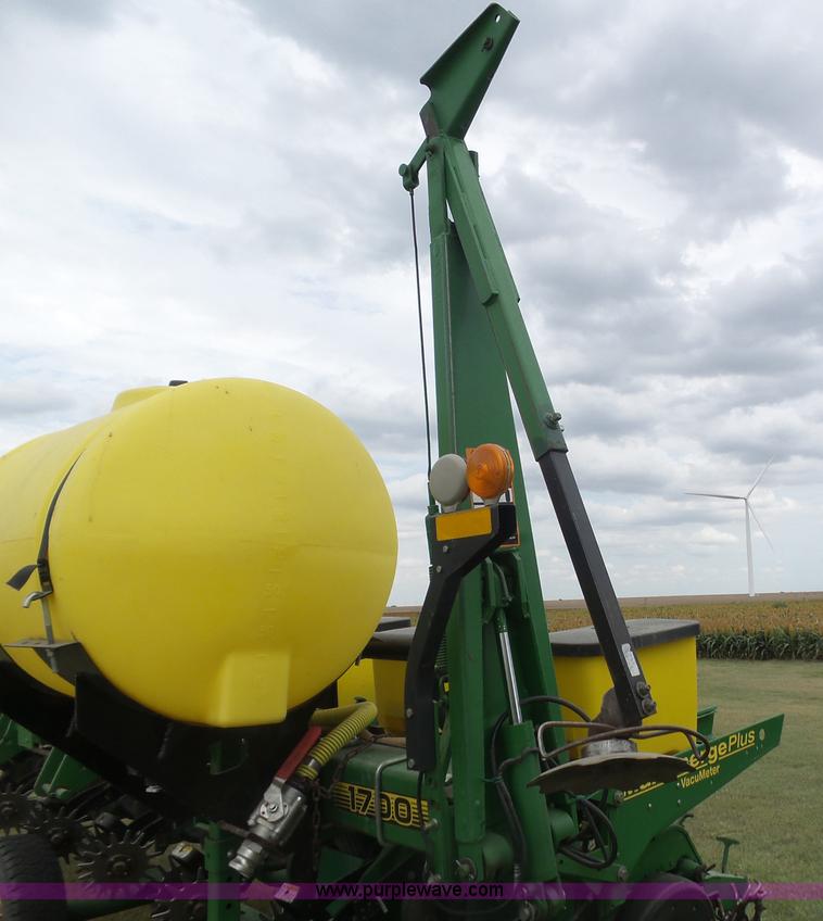 image for item DA4500 1998 John Deere 1700 Max Emerge Plus Vacumeter no-till planter