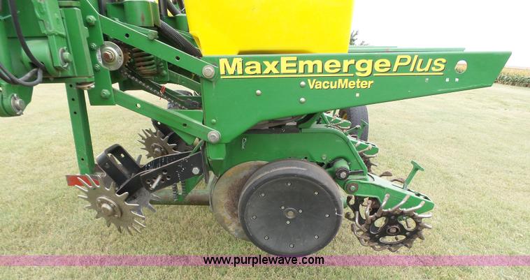 image for item DA4500 1998 John Deere 1700 Max Emerge Plus Vacumeter no-till planter