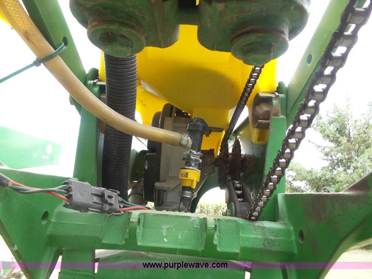 image for item DA4500 1998 John Deere 1700 Max Emerge Plus Vacumeter no-till planter