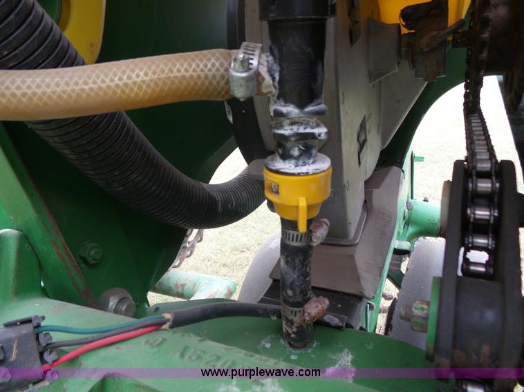 image for item DA4500 1998 John Deere 1700 Max Emerge Plus Vacumeter no-till planter