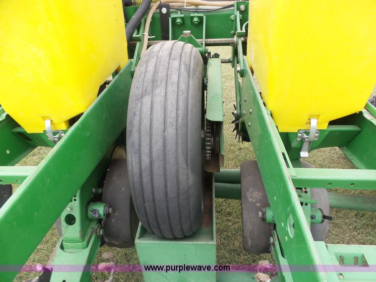 image for item DA4500 1998 John Deere 1700 Max Emerge Plus Vacumeter no-till planter