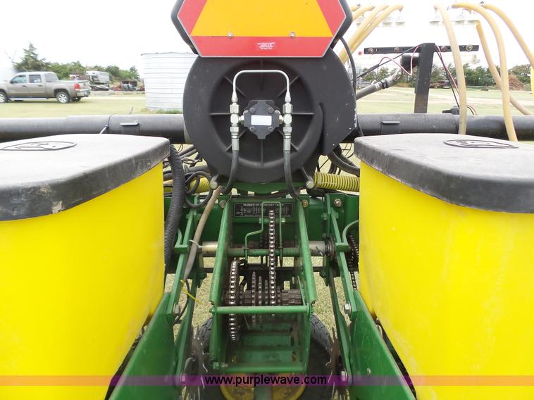 image for item DA4500 1998 John Deere 1700 Max Emerge Plus Vacumeter no-till planter