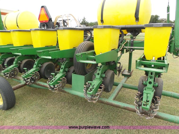image for item DA4500 1998 John Deere 1700 Max Emerge Plus Vacumeter no-till planter