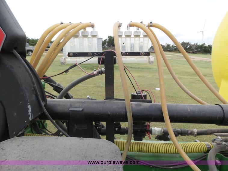 image for item DA4500 1998 John Deere 1700 Max Emerge Plus Vacumeter no-till planter