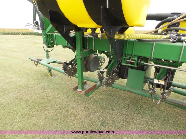 image for item DA4500 1998 John Deere 1700 Max Emerge Plus Vacumeter no-till planter