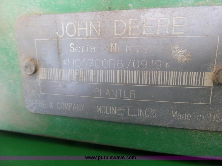 image for item DA4500 1998 John Deere 1700 Max Emerge Plus Vacumeter no-till planter