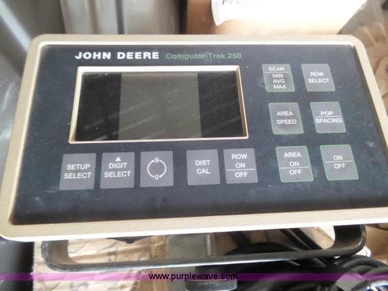 image for item DA4500 1998 John Deere 1700 Max Emerge Plus Vacumeter no-till planter