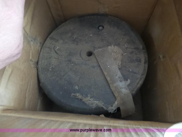 image for item DA4500 1998 John Deere 1700 Max Emerge Plus Vacumeter no-till planter