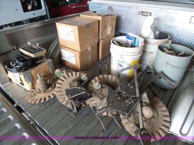 image for item DA4500 1998 John Deere 1700 Max Emerge Plus Vacumeter no-till planter