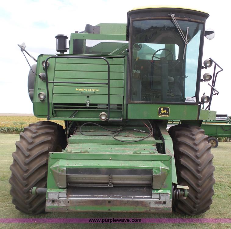 image for item DA4503 1982 John Deere 7720 combine