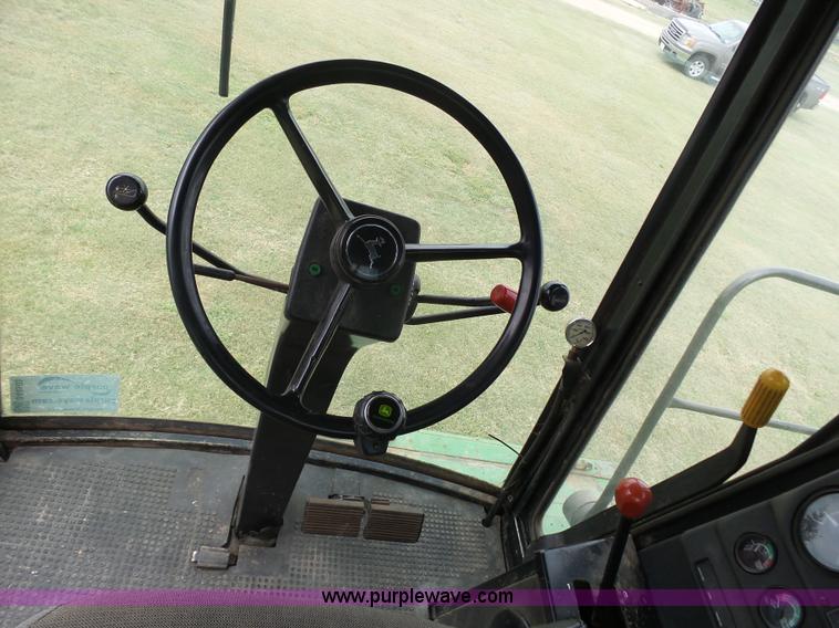 image for item DA4503 1982 John Deere 7720 combine