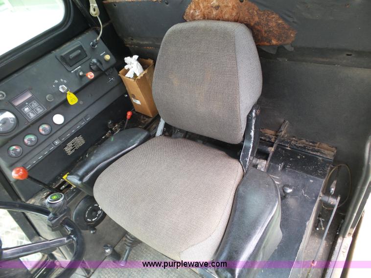 image for item DA4503 1982 John Deere 7720 combine