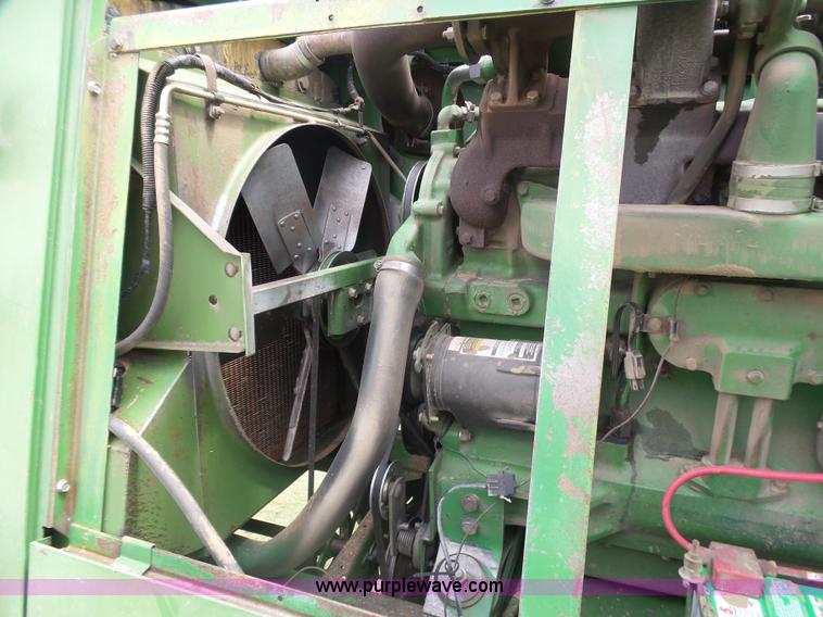 image for item DA4503 1982 John Deere 7720 combine