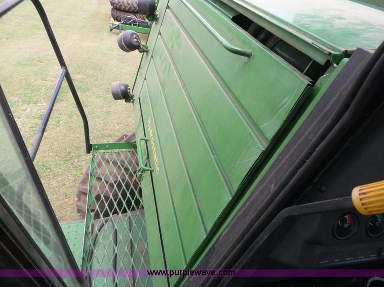 image for item DA4503 1982 John Deere 7720 combine