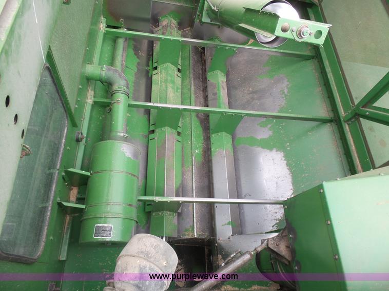 image for item DA4503 1982 John Deere 7720 combine