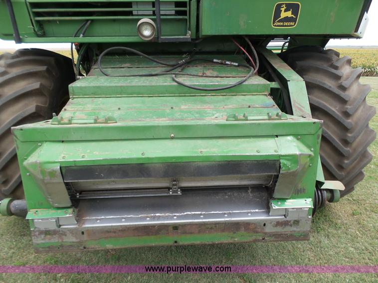 image for item DA4503 1982 John Deere 7720 combine